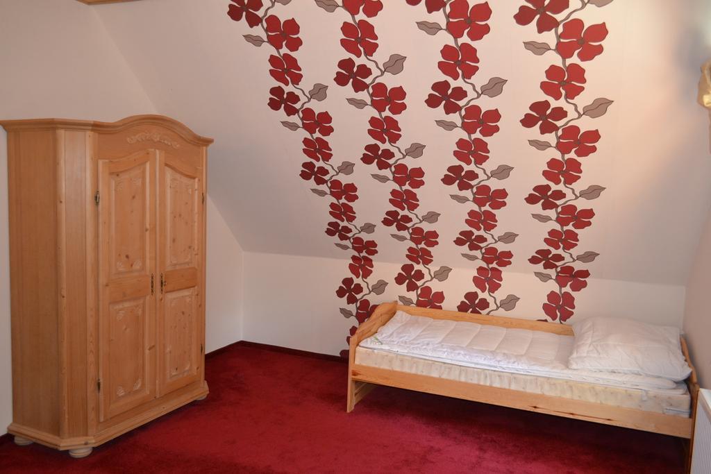 Letniskowy Lesna Chata Holiday home *